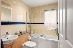 Family bathroom - click for photo gallery